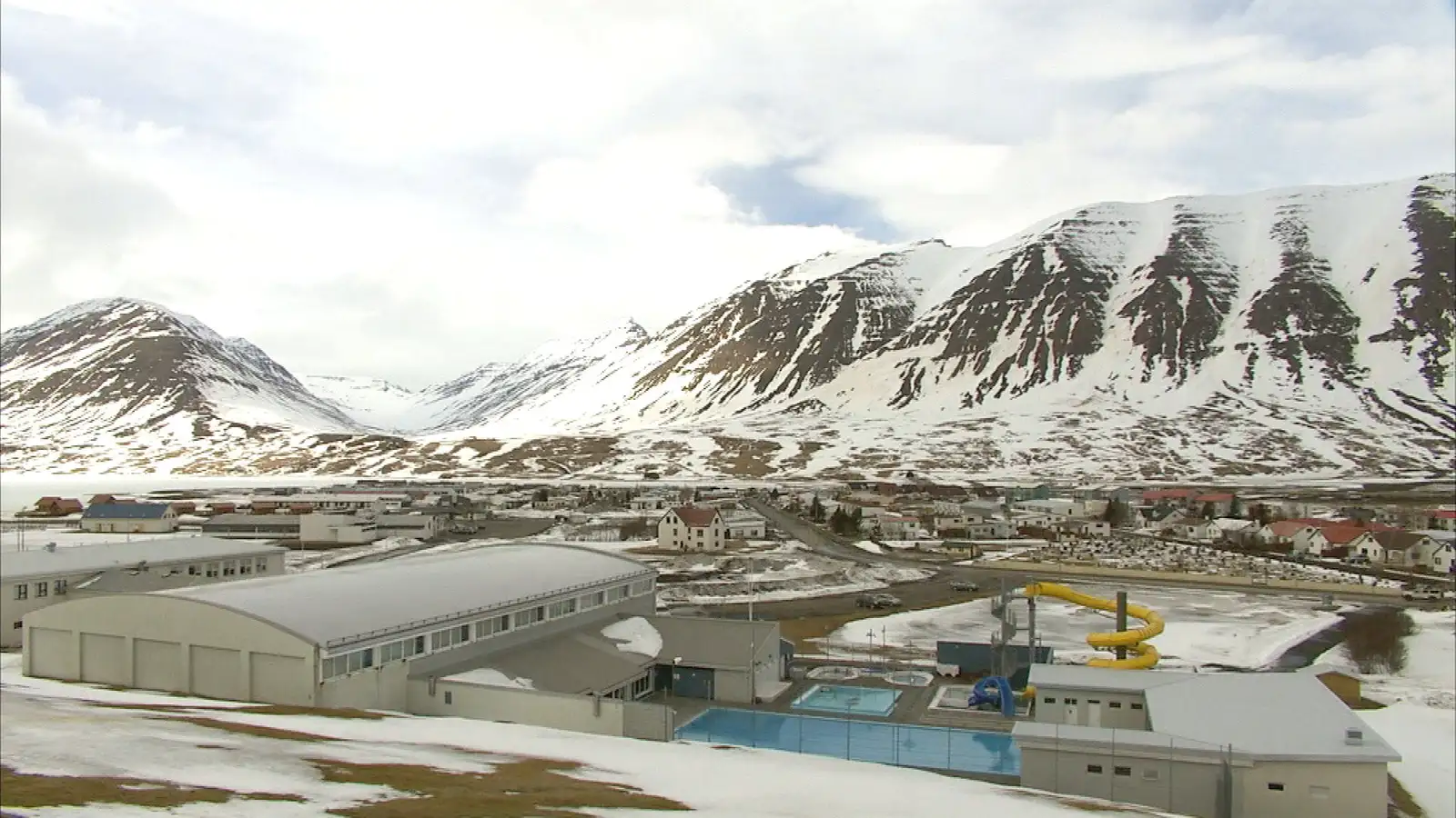 Snjóflóð féllu ofan við Ísafjörð og í Ólafsfirði