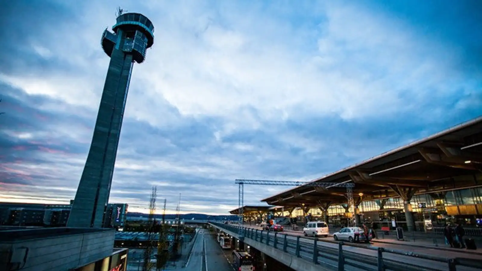 Flugumferðarstjórar á Gardemoen og Flesland leggja niður störf