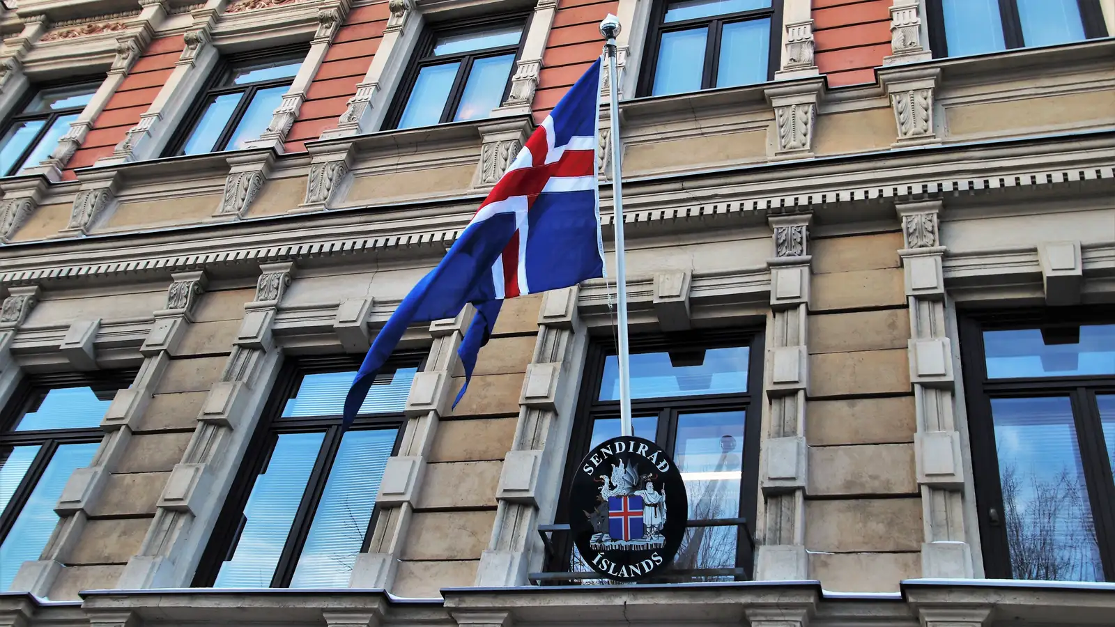 Kostnaður við rekstur sendiskrifstofa hækkaði um 472 milljónir á þremur árum