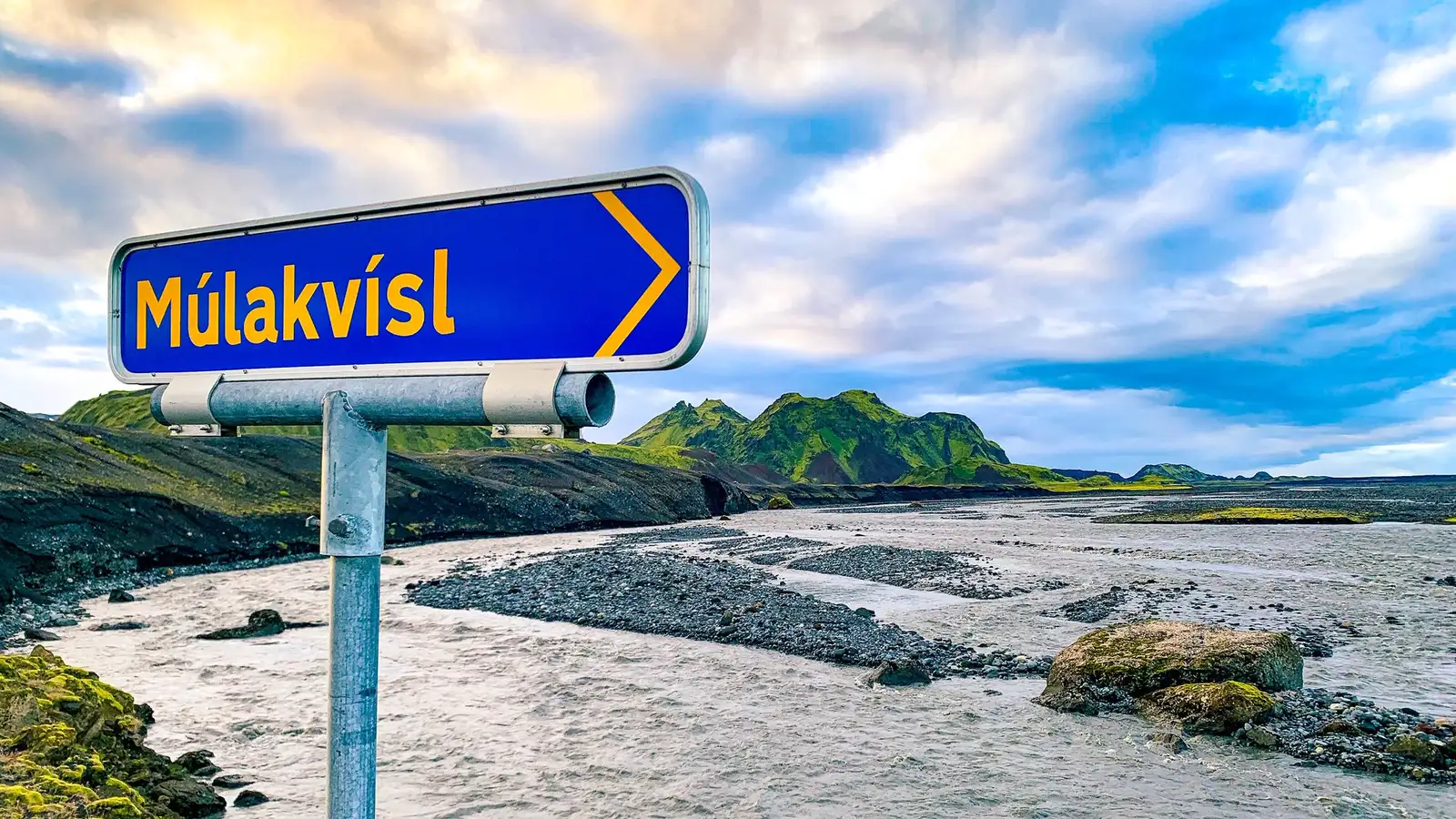 Rafleiðni jókst umtalsvert í nótt