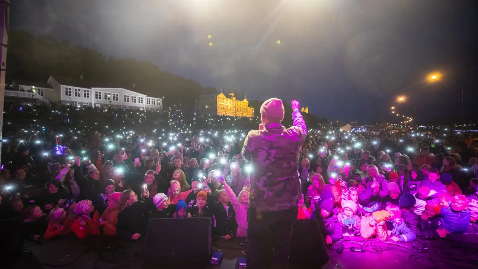 Hátíðir í öllum landshlutum og sólskin í kortunum