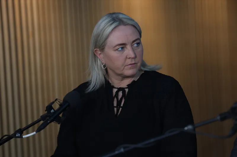 Hjördís Guðmundsdóttir á upplýsingafundi almannavarna.