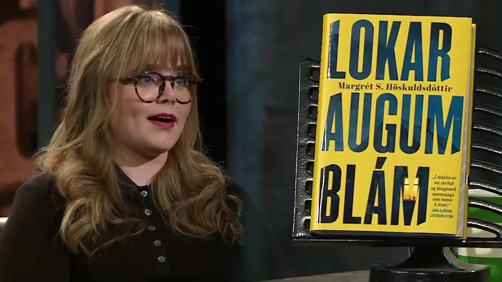 Lokar augum blám: Huggulegur lestur en hefði mátt vera óhugnanlegri