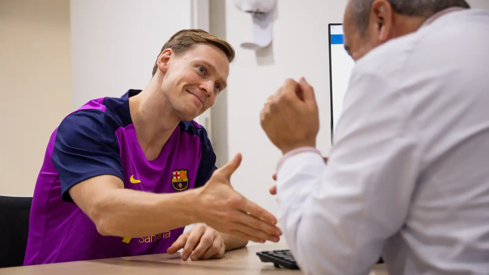 Barcelona staðfestir komu Janusar