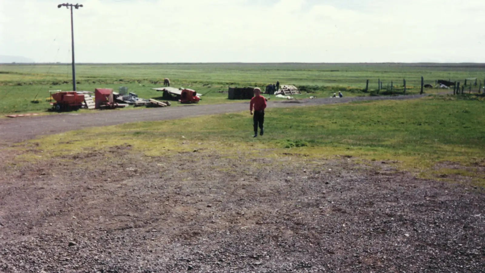 Níu menn saka bóndakonu um gróft ofbeldi