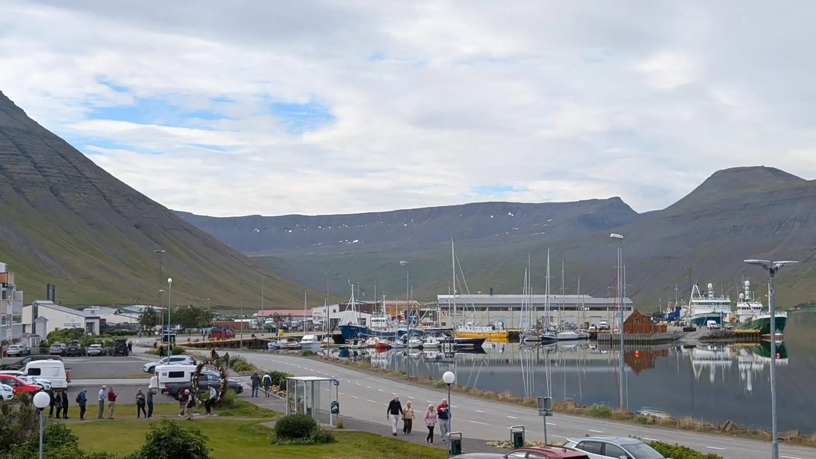 Farþegar skemmtiferðaskipa skila meirihluta erlendrar kortaveltu á Ísafirði