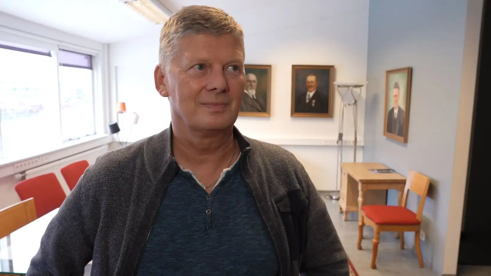 Verða við beiðni stéttarfélaga og fresta verðhækkunum