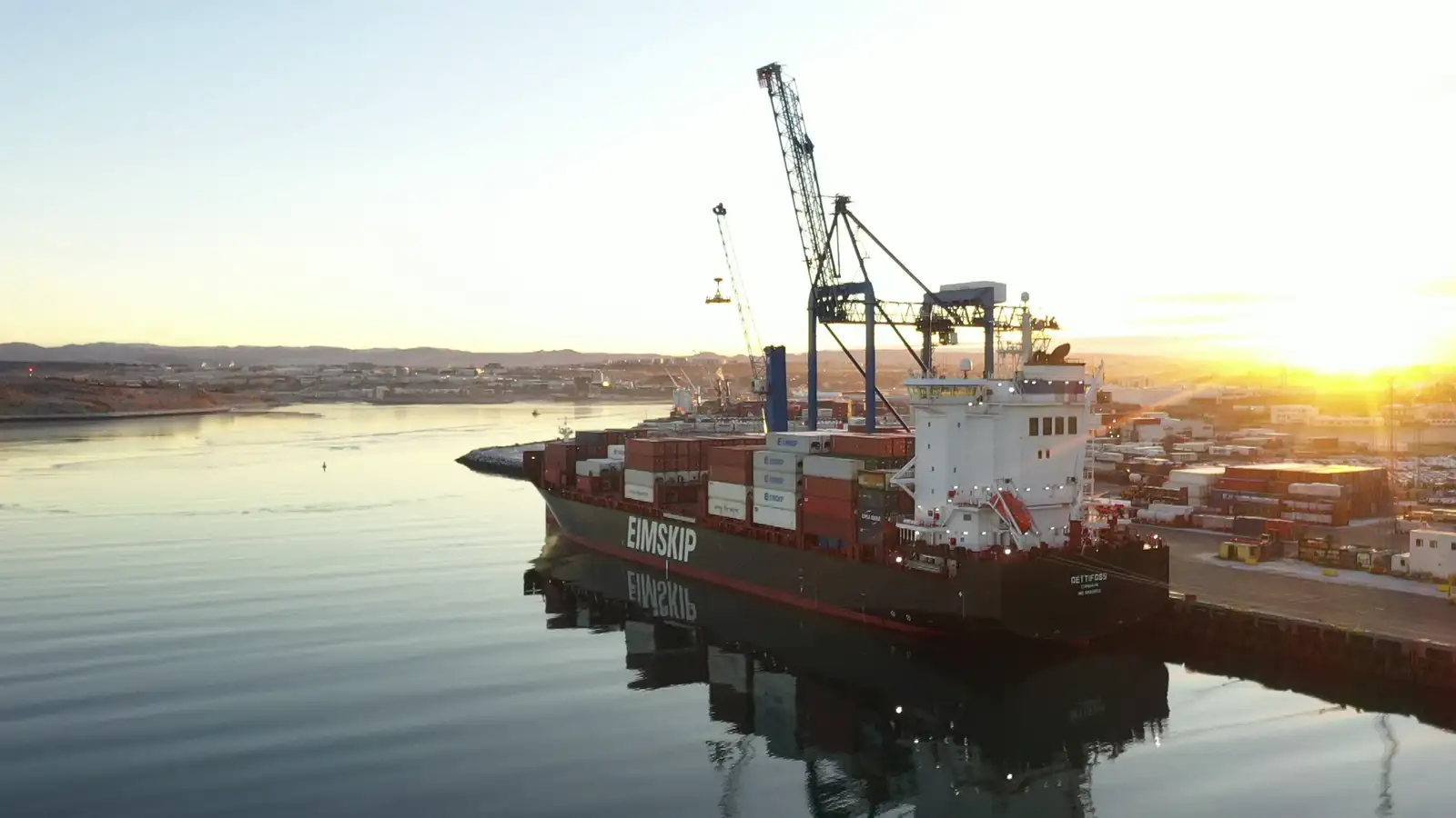 Gæsluvarðhald framlengt vegna smygls með Dettifossi