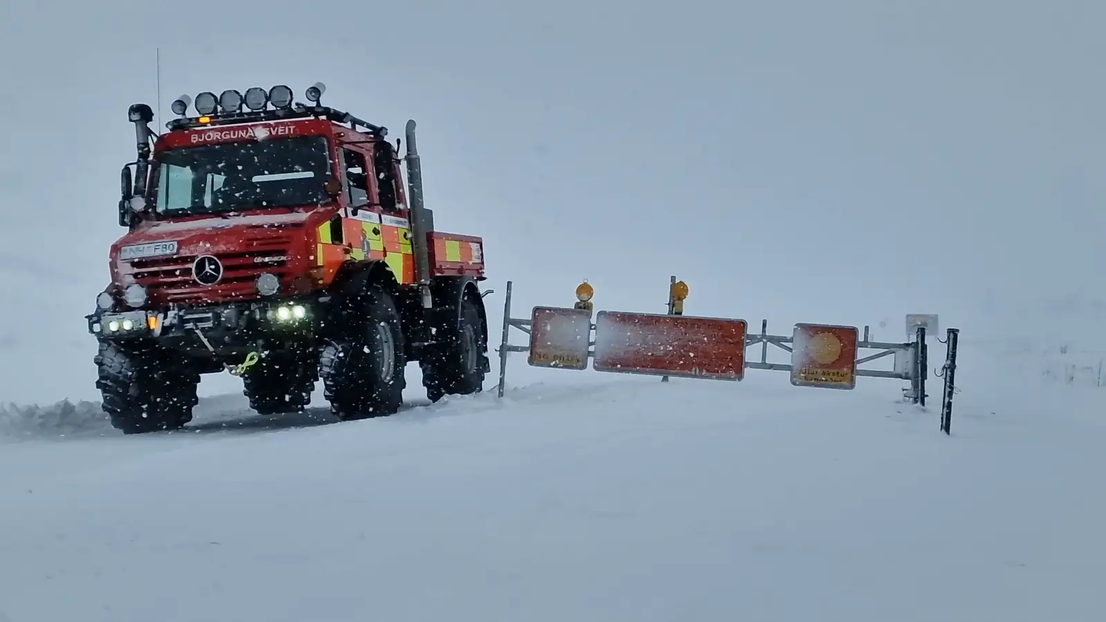 Lokunarpóstur við Fjarðarheiði.