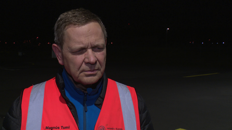 Magnús Tumi Guðmundsson, Professor für Geophysik, in einem Interview nach einem Helikopterflug über den Ausbruch am 22. August.