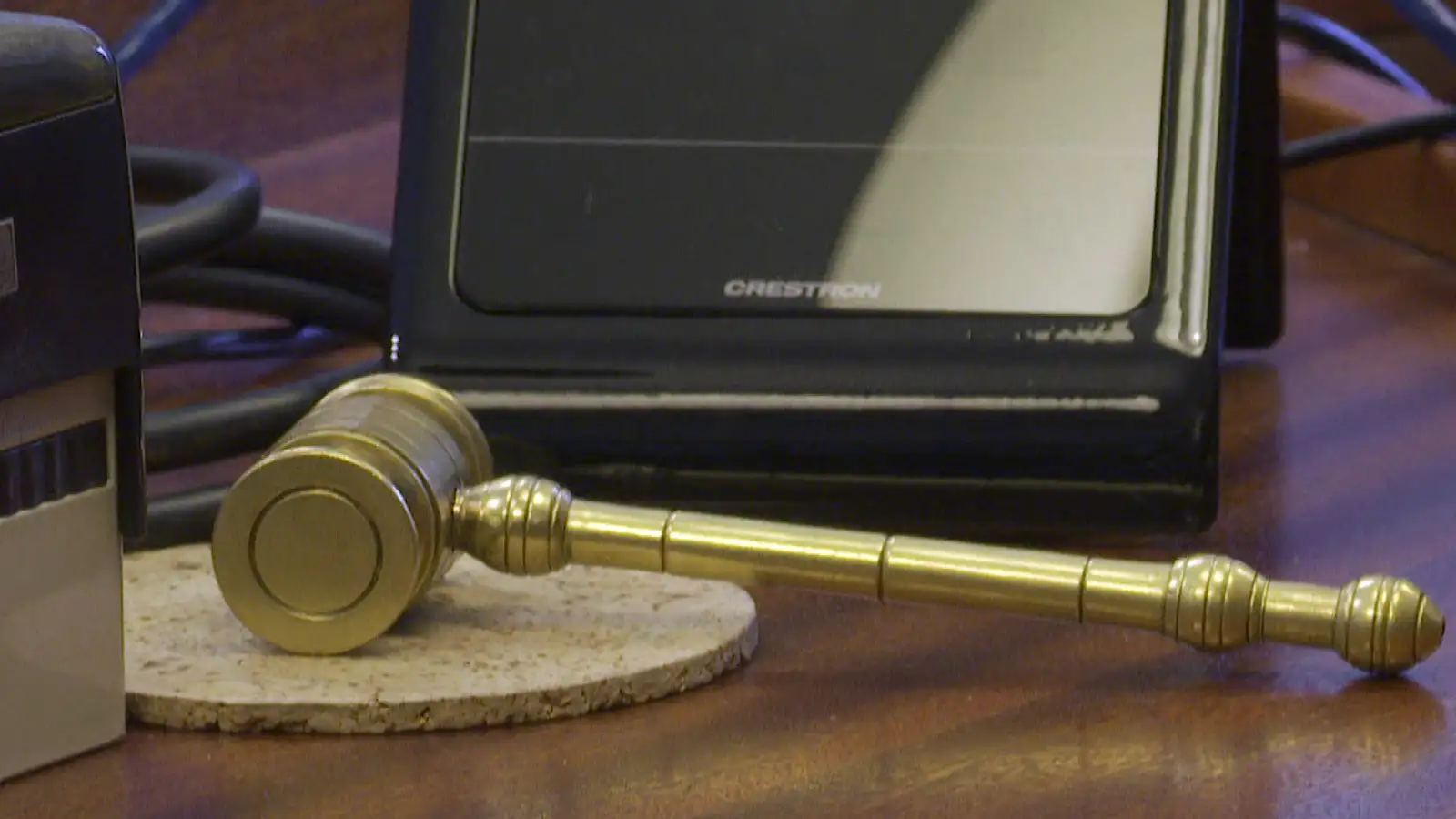 Vændissali grunaður um að þvætta fé í spilakössum