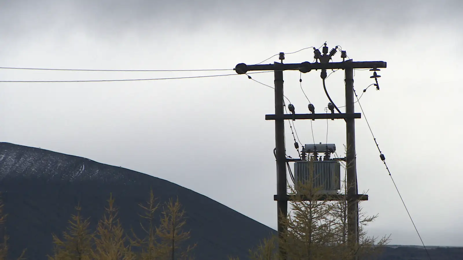 Varnarkerfið virkaði sem skyldi þegar eldingaveður olli rafmagnsleysi