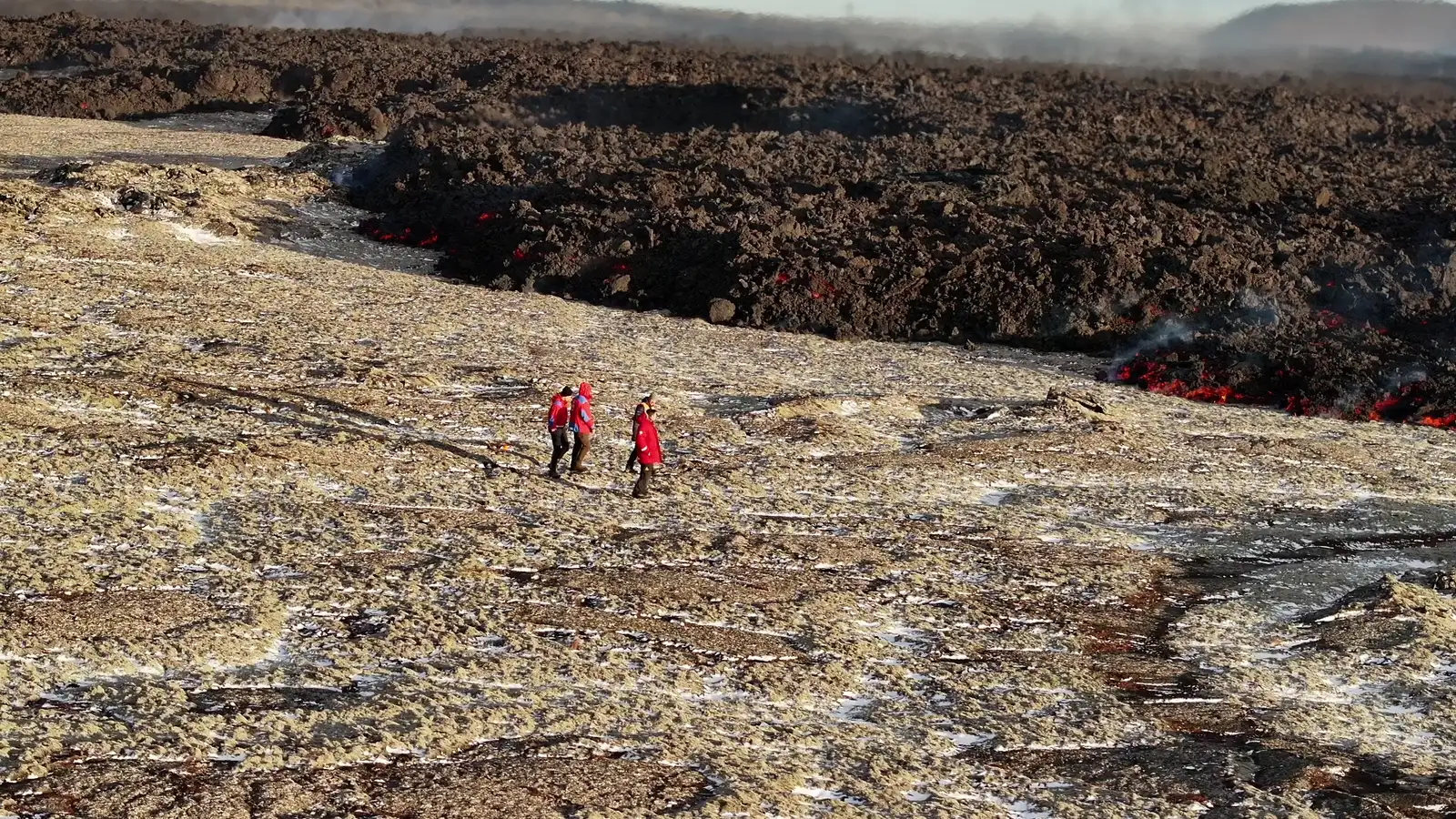 Enn heldur kvikusöfnun áfram