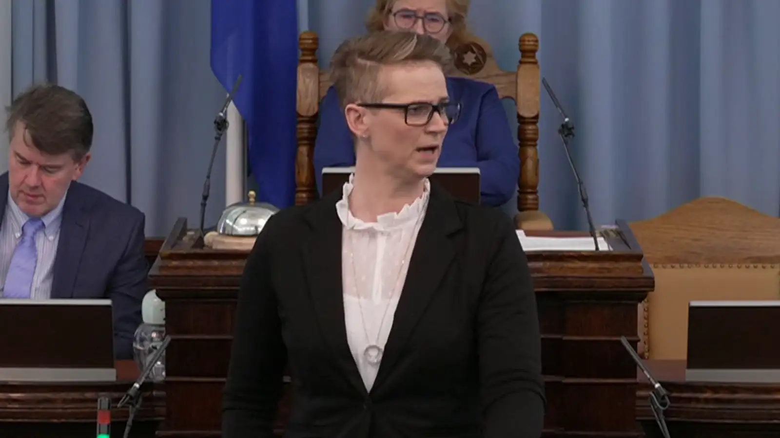 Segir „skemmd epli“ ekki tala í nafni flokksins