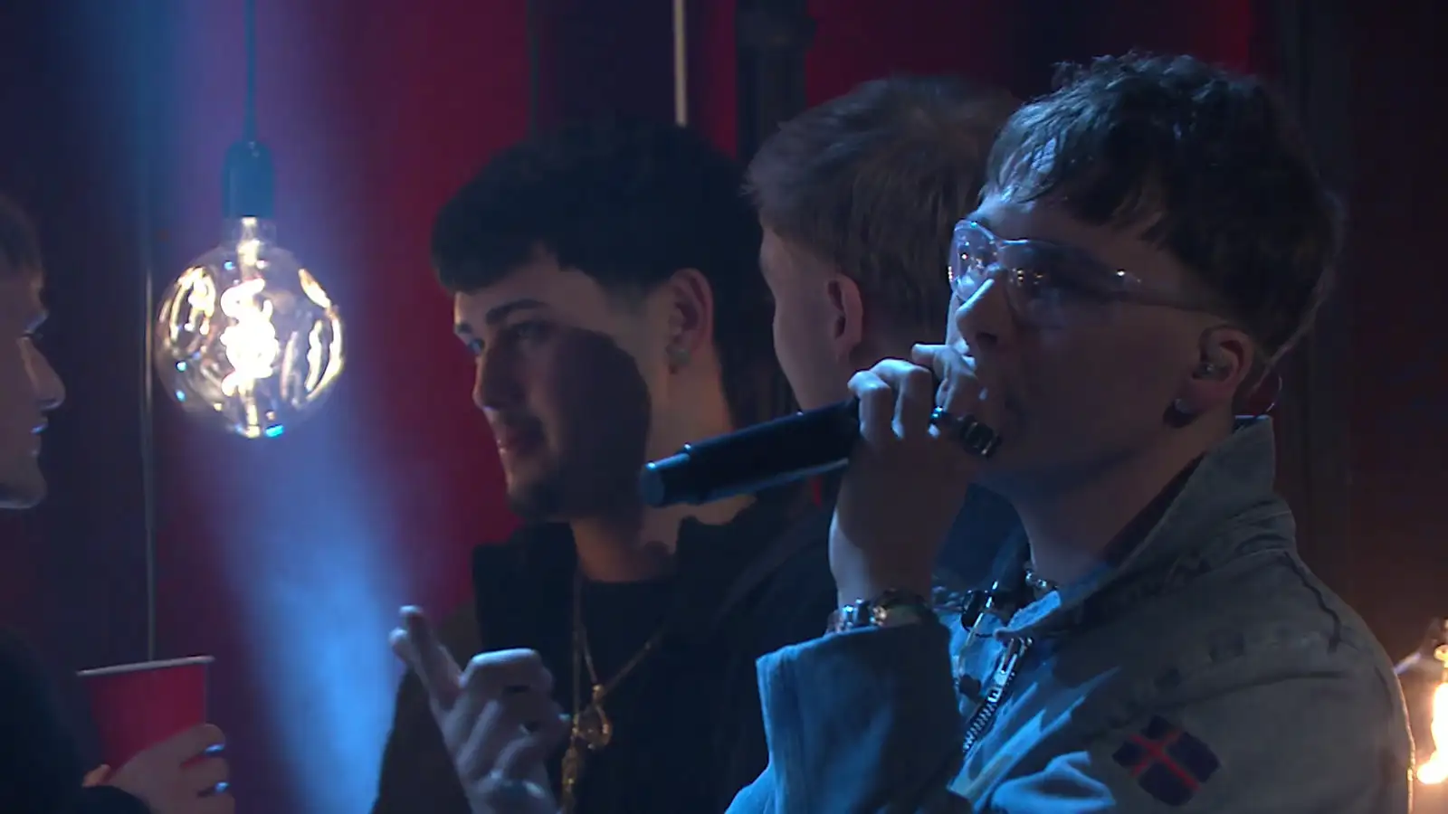 Izleifur og Elín Hall „hugsa alltof mikið um þig“