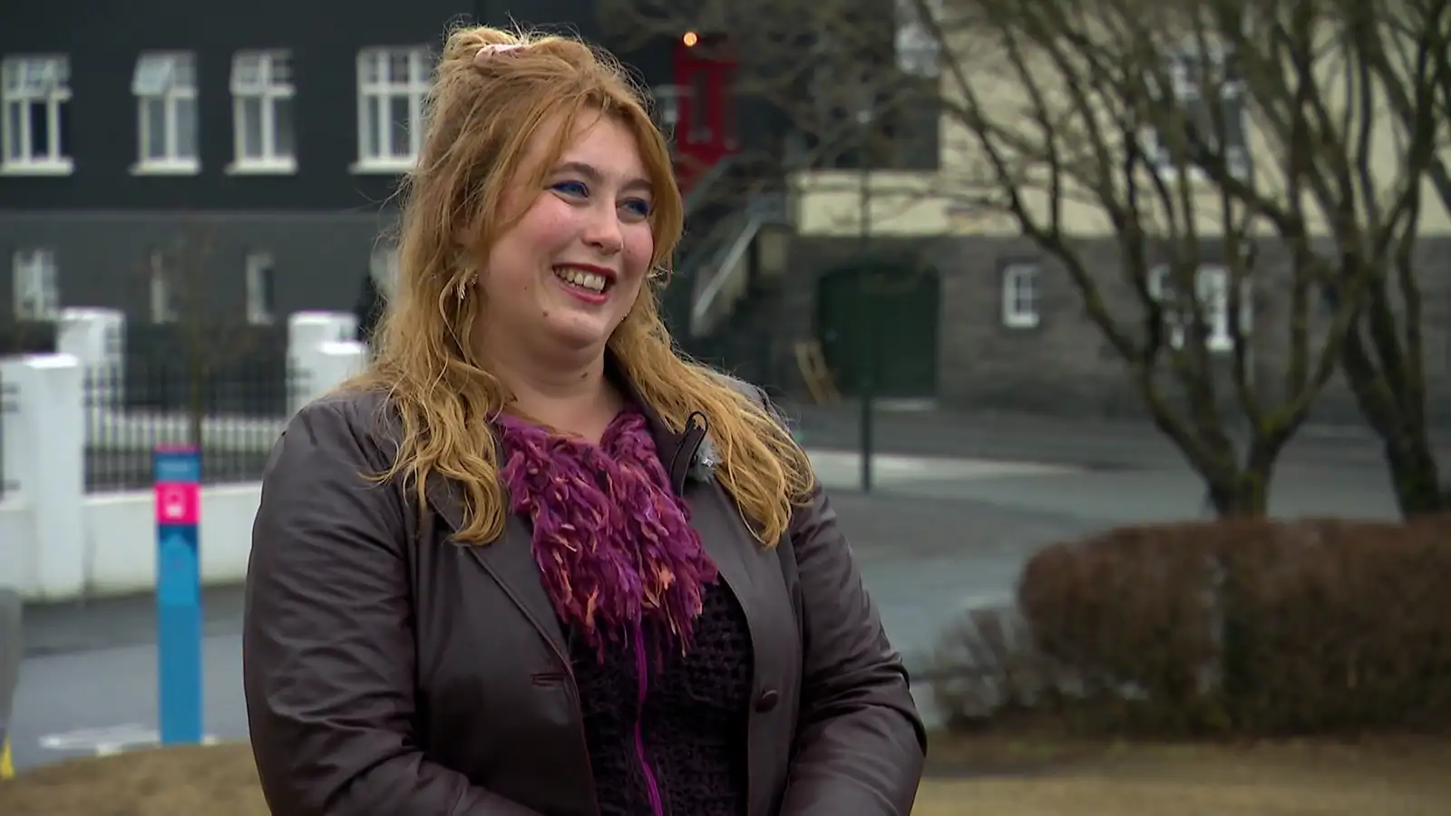 „Ég er alltaf að reyna að skrifa og sýna hvernig samfélagið er brotið“