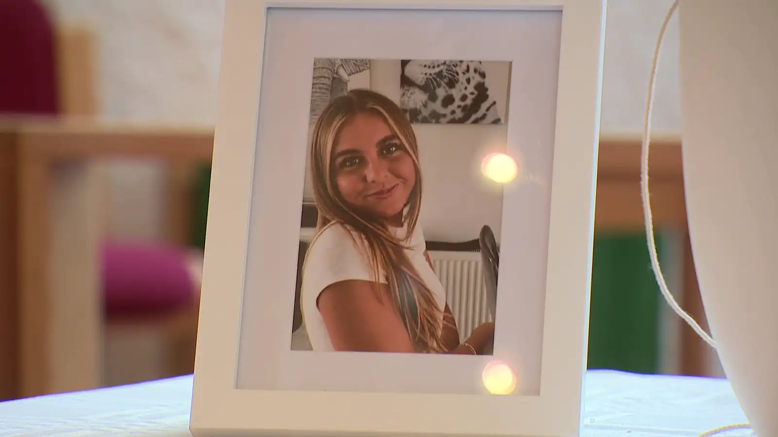 Minntust Hönnuh Jane í Áskirkju