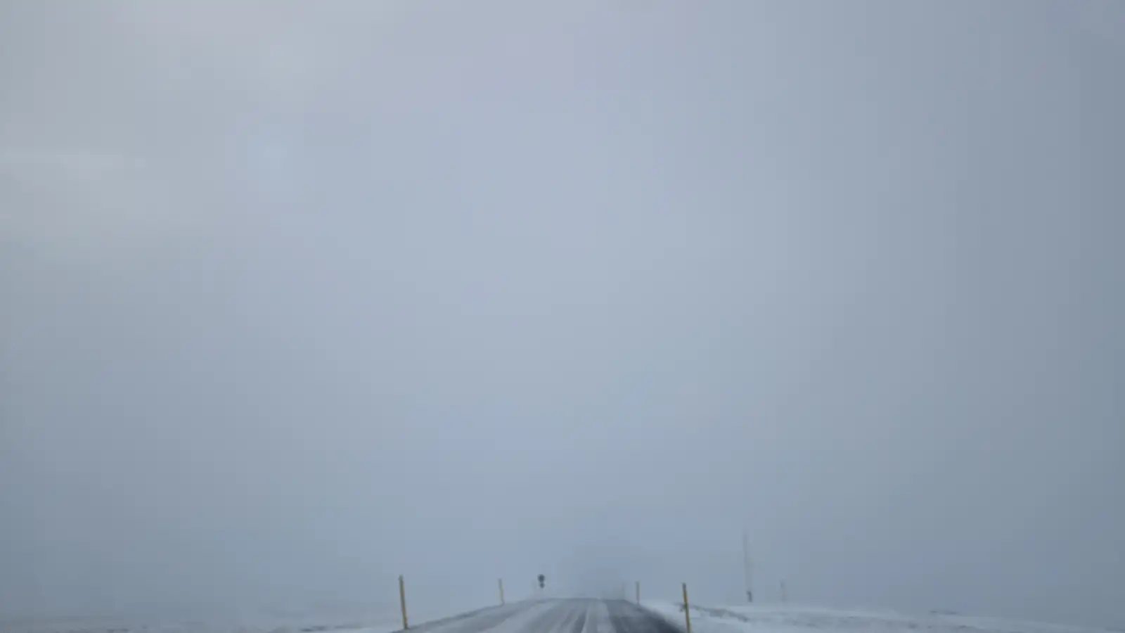 Hiti undir frostmarki og hálka á vegum