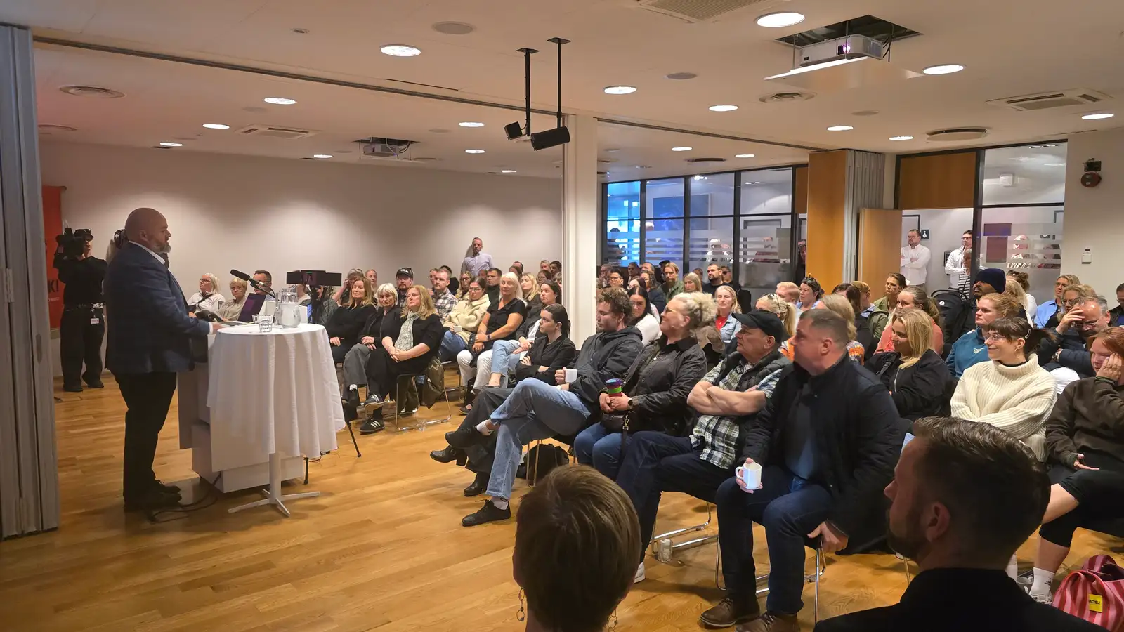 Uppsagnir vanhugsaðar og mikið áfall