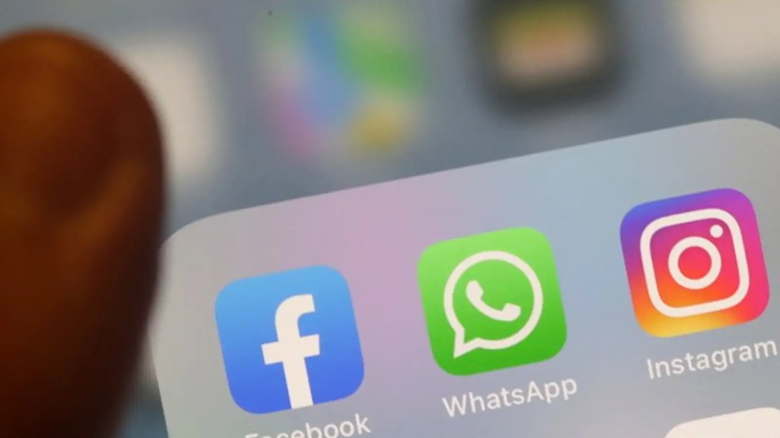 Loka fyrir WhatsApp og þrýsta á fólk að fá sér ríkisapp