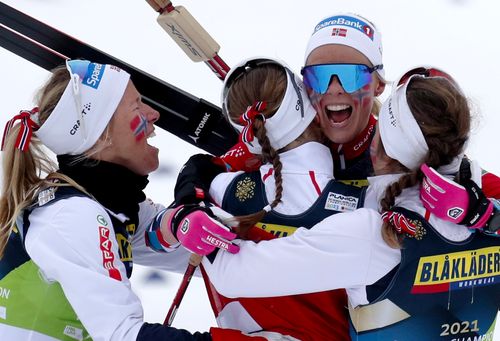 Norska kvennaliðið á HM í skíðagöngu 2023.