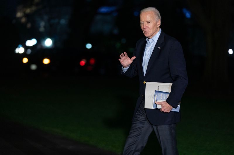 Joe Biden Bandaríkjaforseti fyrir utan Hvíta húsið 29. febrúar 2024.
