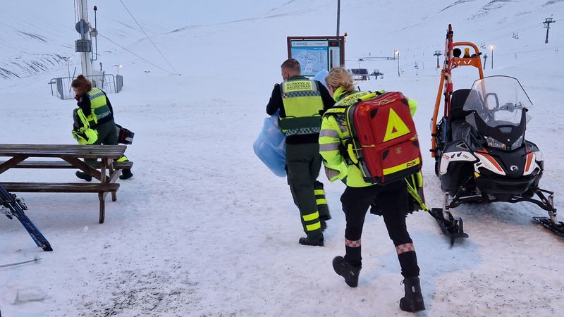 Frá björgunaraðgerðum í Hlíðarfjalli.