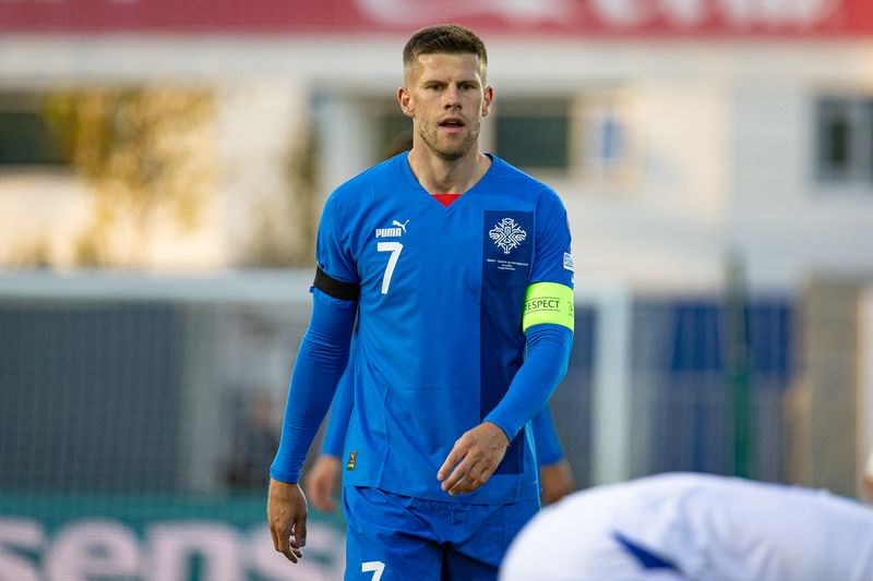 Jóhann Berg Guðmundsson í leik Íslands gegn Bosníu í undankeppni EM í september 2023 á Laugardalsvelli.