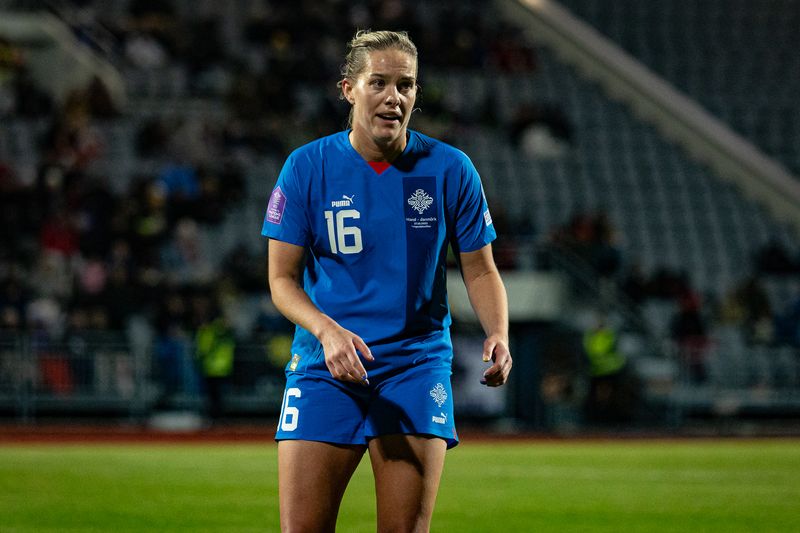 Hildur Antonsdóttir í leik Íslands og Danmerkur í Þjóðadeild Evrópu í október 2023