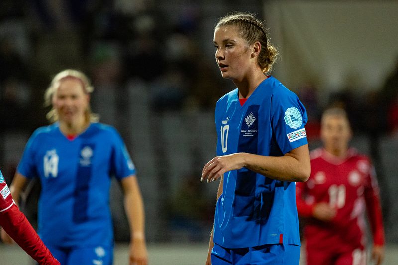 Karólína Lea Vilhjálmsdóttir í leik Íslands og Danmerkur í Þjóðadeild Evrópu í október 2023