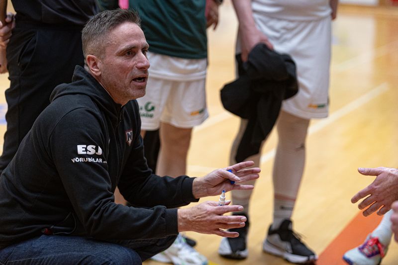 Benedikt Guðmundsson, þjálfari Njarðvíkur í úrvalsdeild karla í körfubolta.