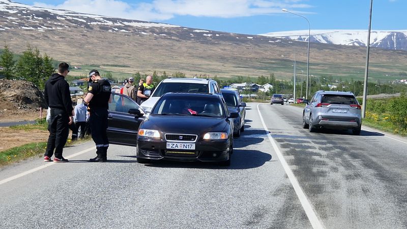 Mynd af fimm bíla árekstri við bæjarmörk Akureyrar