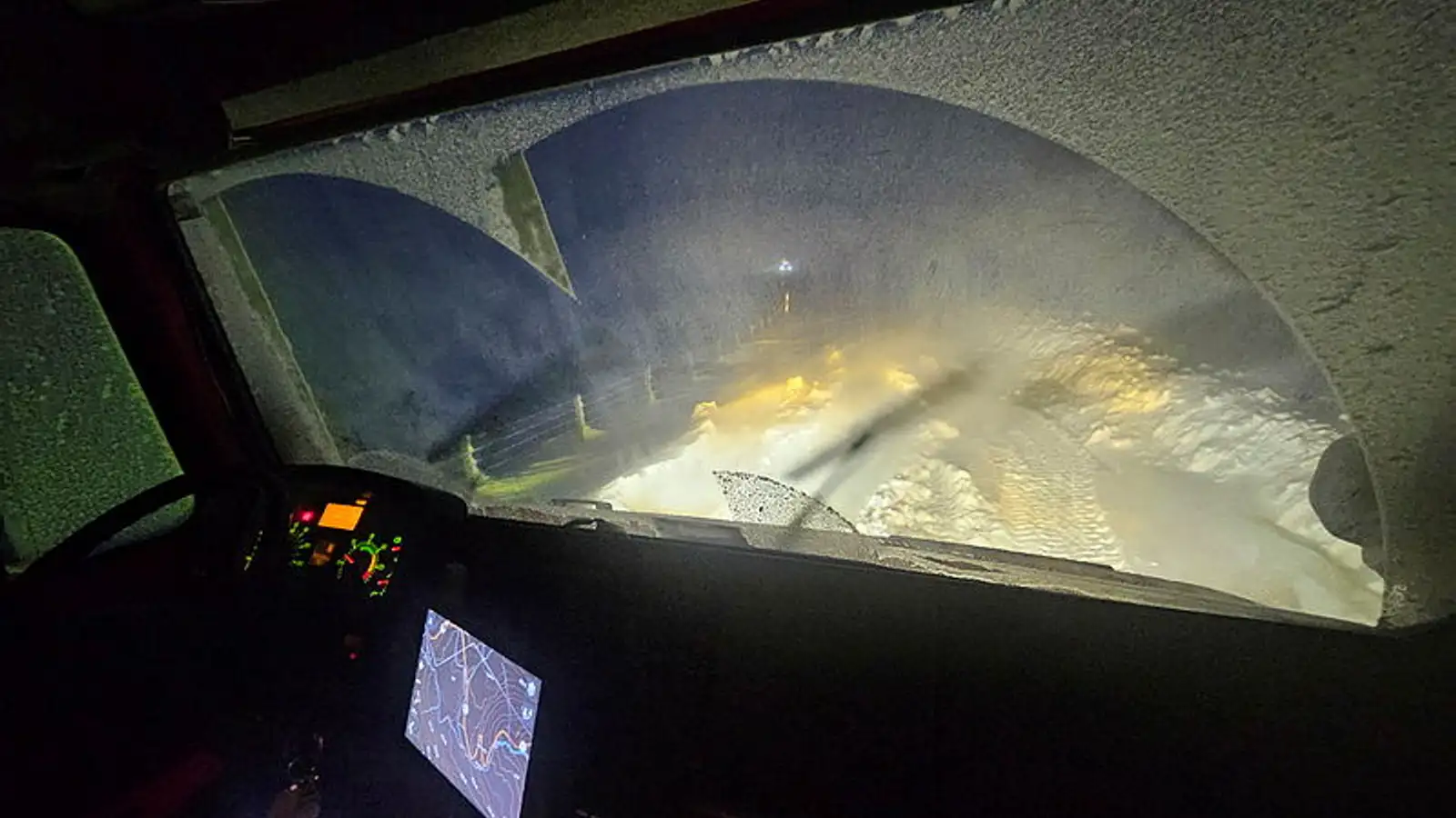 Fimm hjálpað ofan af Fjarðarheiði