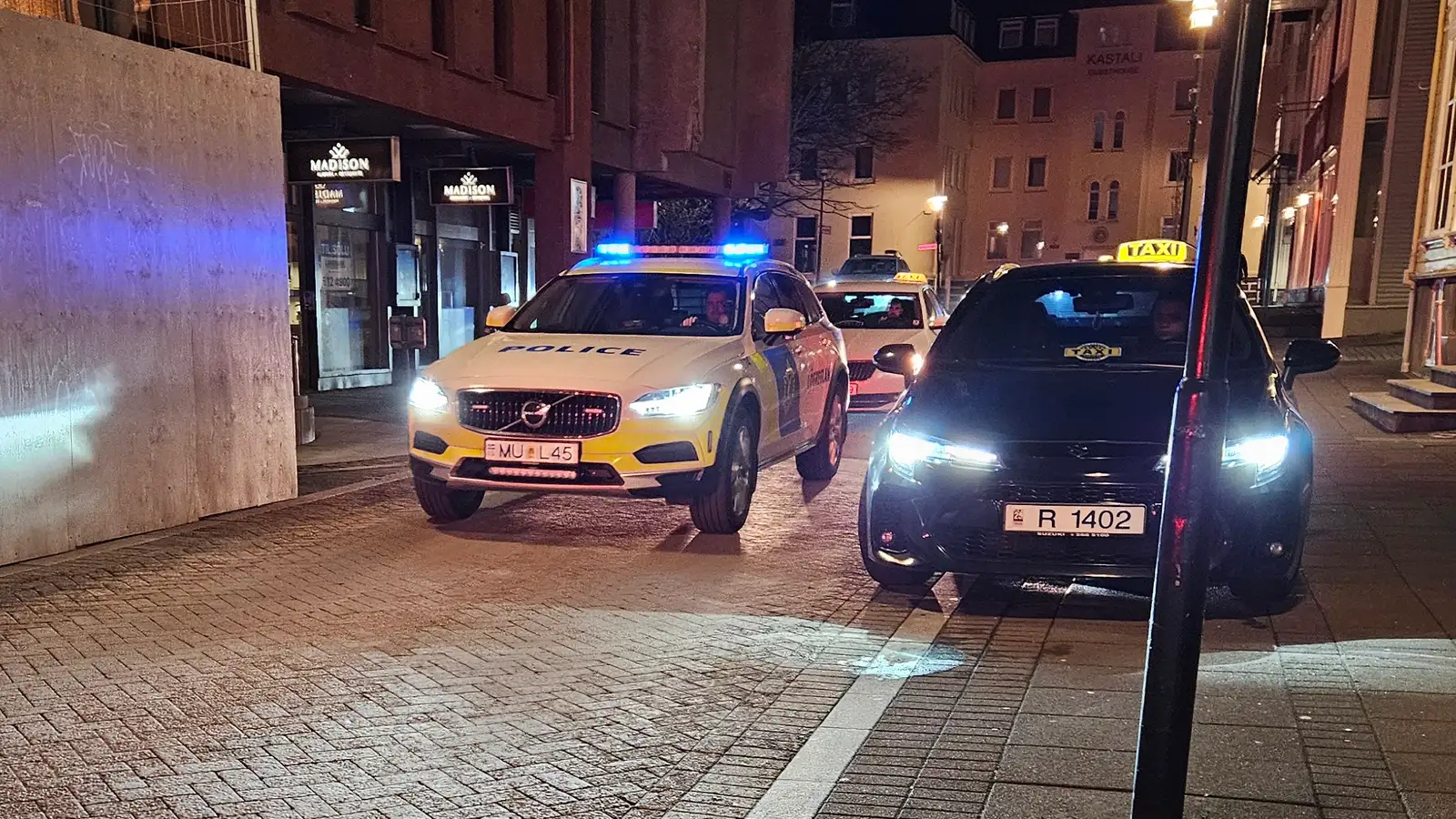 Talinn brotið ýmsar umferðarreglur áður en hann klessti á ljósastaur