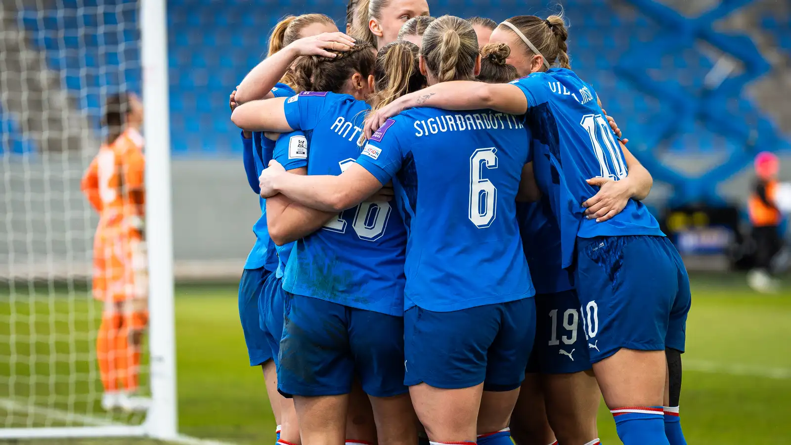 Í kvöld: Ísland tekur á móti heimsmeisturunum