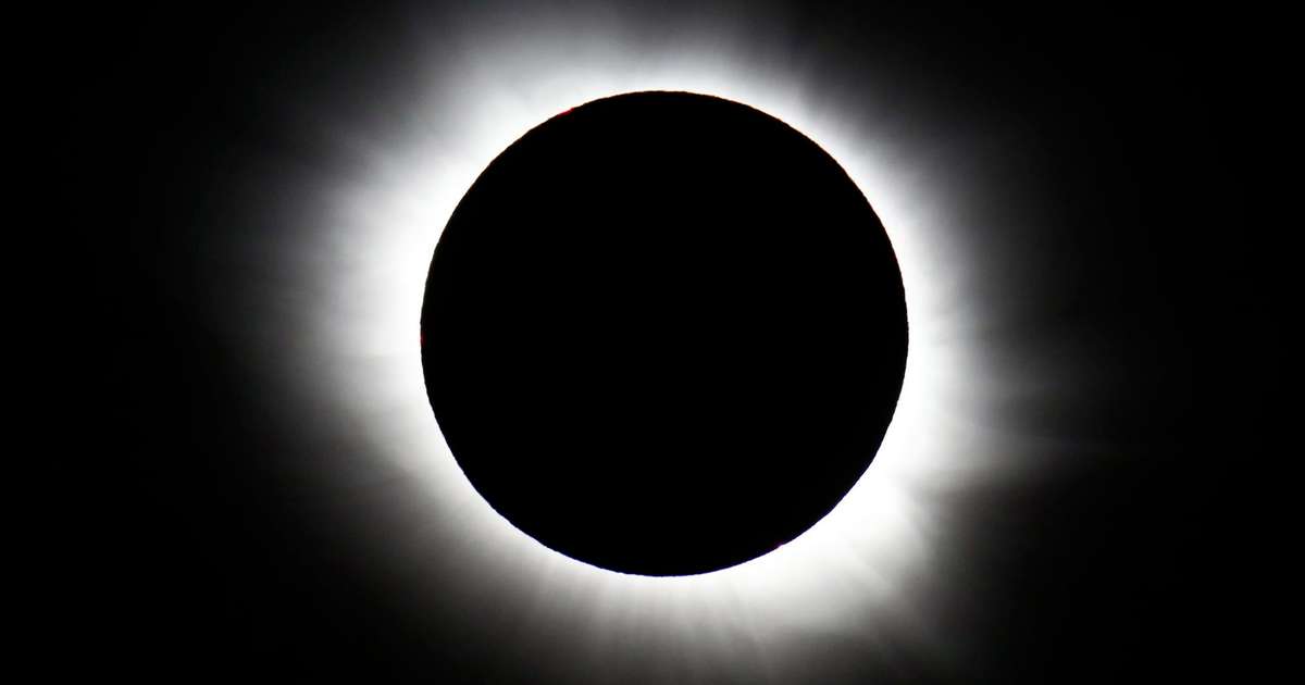 Some Icelanders see 'gold' in solar eclipse - RÚV.is