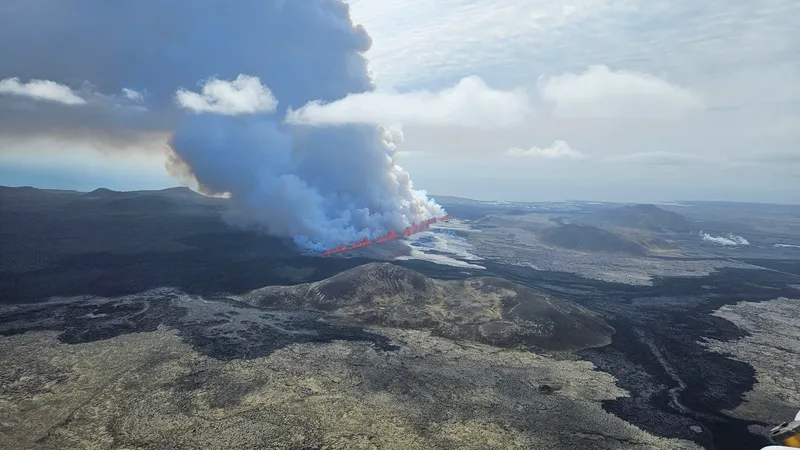 Eldgos á Sundhnúksgígaröðinni 29.05 2024 - Tekið úr þyrlu.