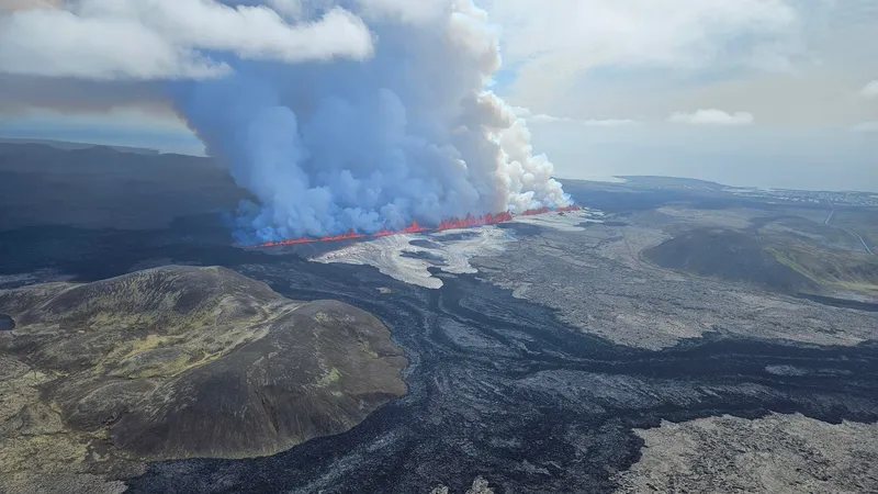 Eldgos á Sundhnúksgígaröðinni 29.05 2024 - Tekið úr þyrlu.