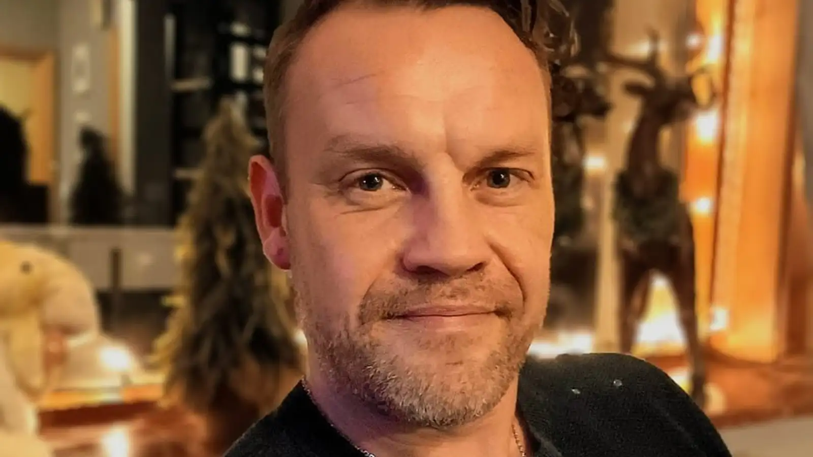 Samdi lag til barnsmóður sinnar sem lést fyrir nokkrum árum