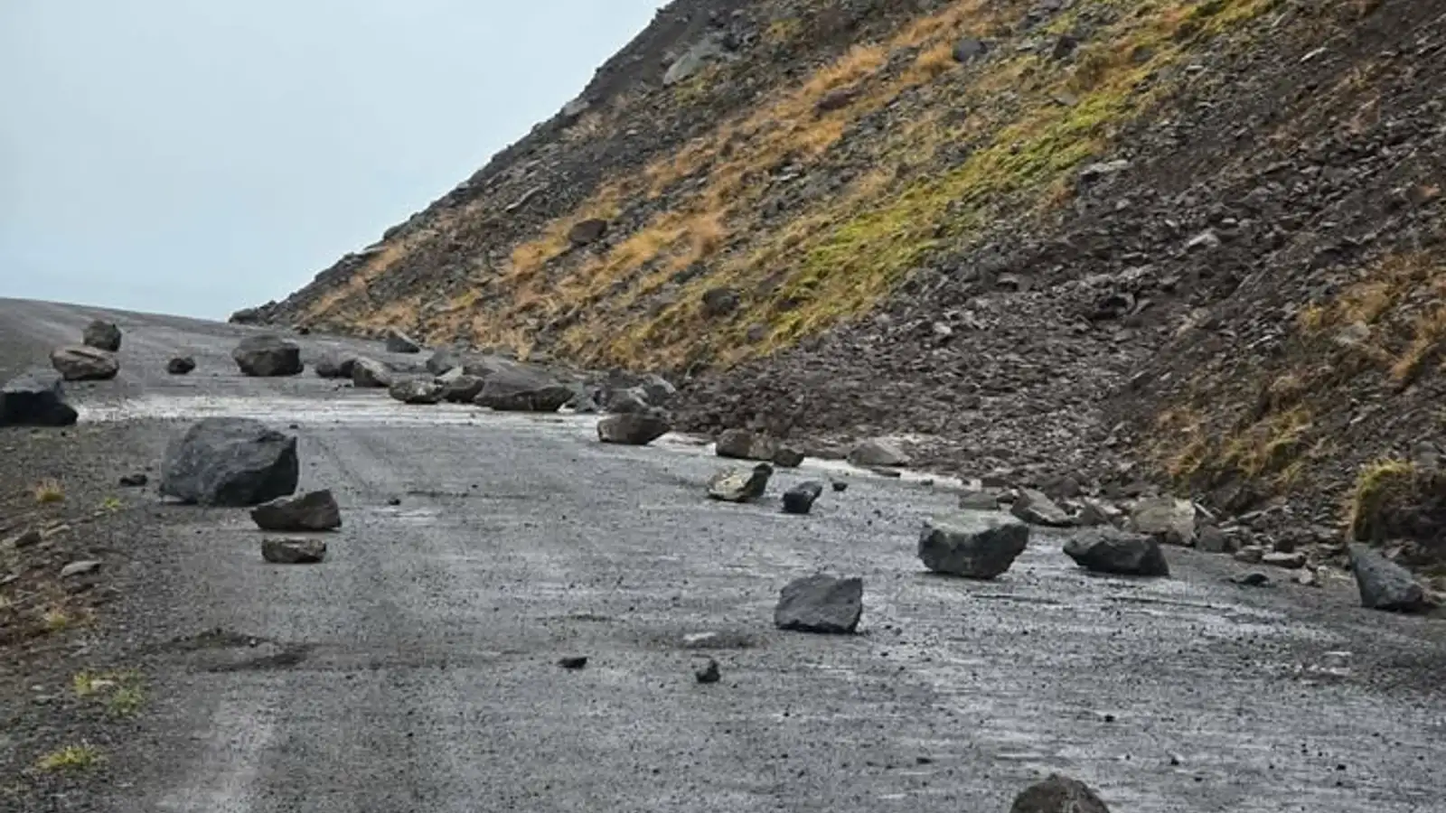 Borga sama kílómetragjald en fá verri þjónustu