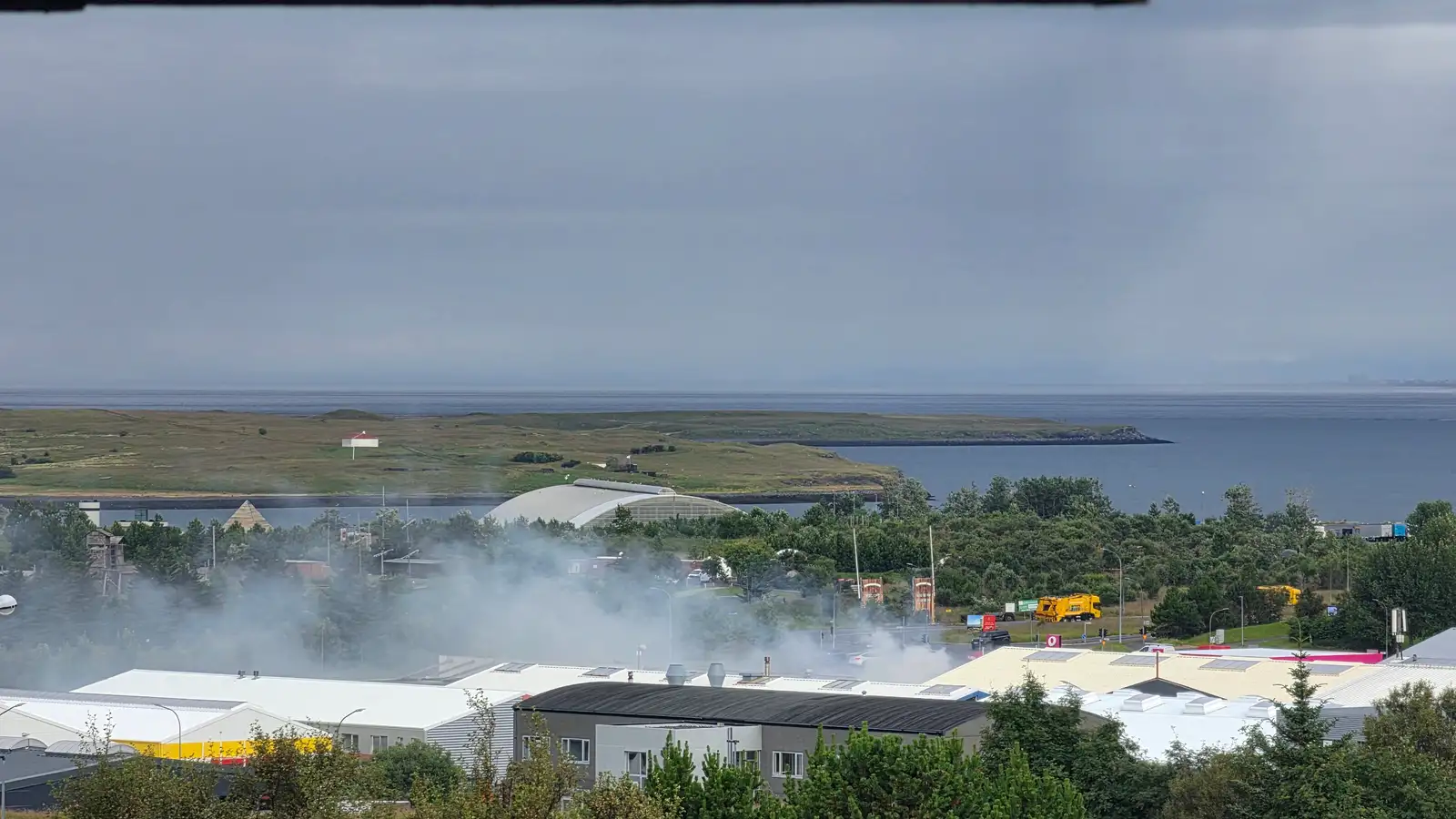Allar stöðvar kallaðar út vegna elds í Grafarvogi