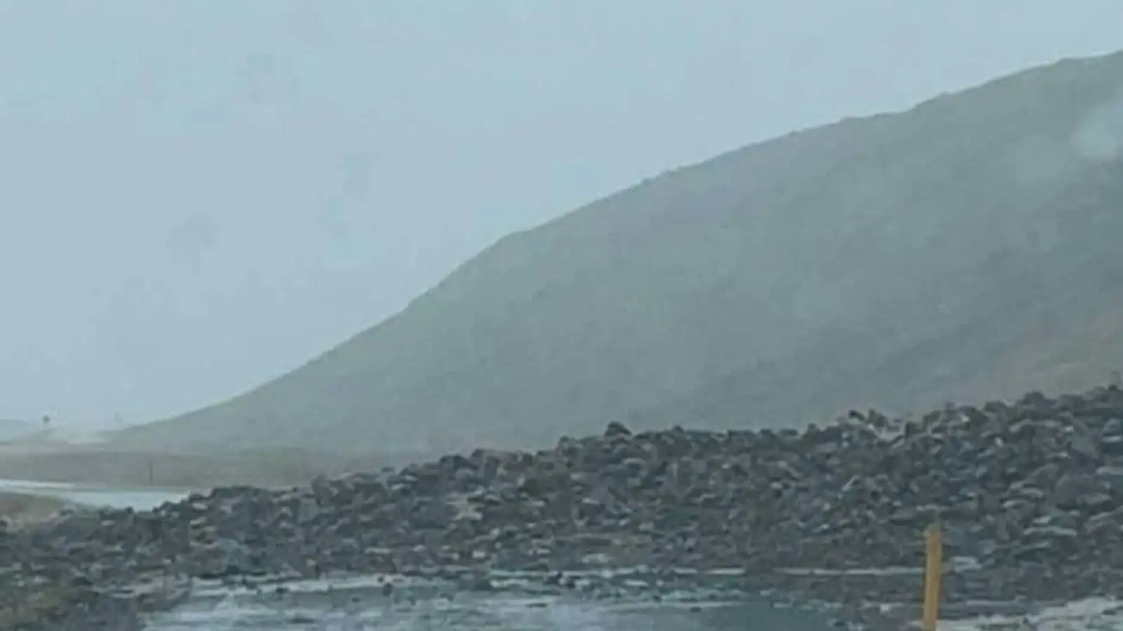 Vegurinn í Árneshrepp lokaður vegna skriðu